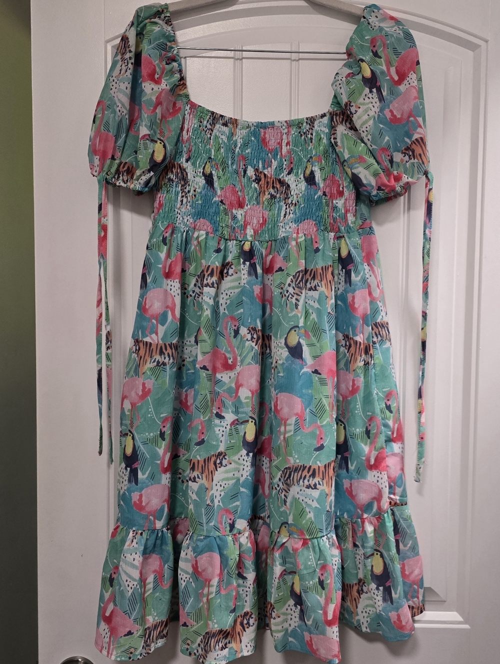 Boutique Puff Sleeve Pastel Tropical Print Babydoll Dress. Swiss Dot. Lined - Picture 2 of 7